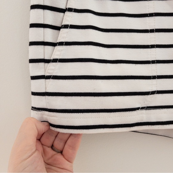 BCBGMaxazria Teagan Black White Striped Pull On Shorts Medium Flawed - Picture 3 of 7